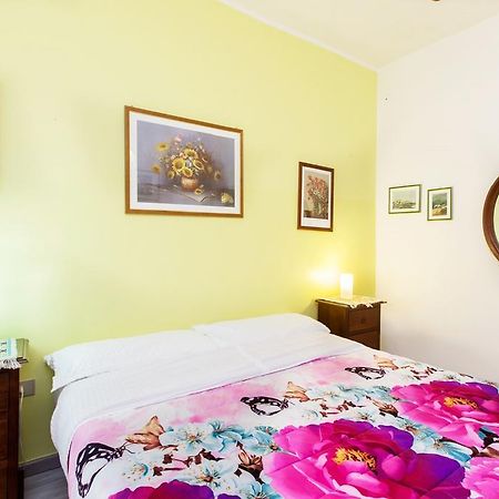Moon House B&B Кальярі Екстер'єр фото