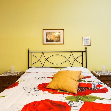 Moon House B&B Кальярі Екстер'єр фото