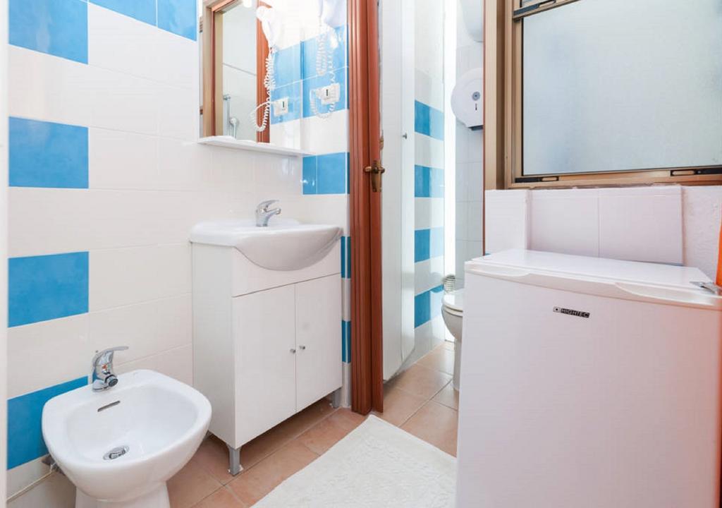 Moon House B&B Кальярі Номер фото